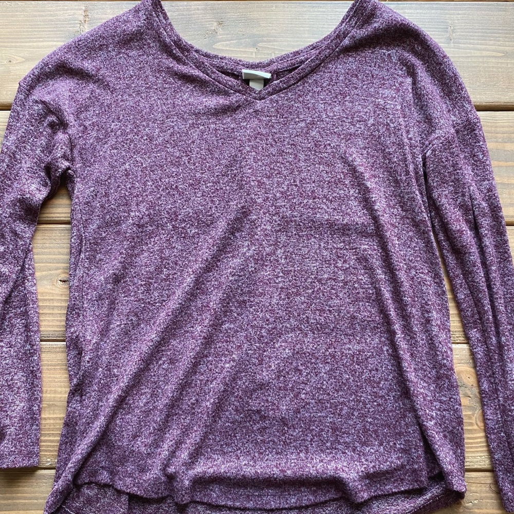 Sweaters - Picture 2 of 5